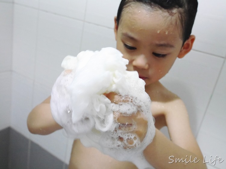 德國珊諾sanosan親膚溫和水解乳蛋白配方。長效保濕重拾baby香 德國珊諾sanosan親膚溫和水解乳蛋白配方。長效保濕重拾baby香