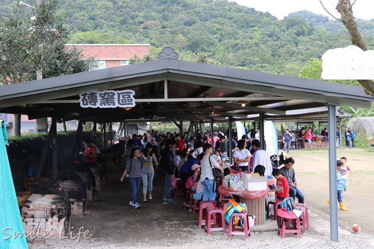 ▌新北景點▌金山汪汪地瓜園。烤磚窯／烤肉／挖沙／打水仗／有機地瓜種植 小農親子體驗