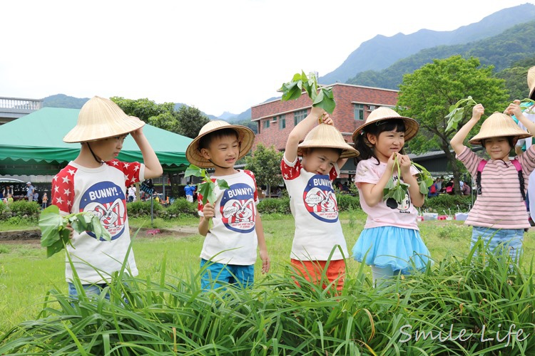 ▌新北景點▌金山汪汪地瓜園。烤磚窯／烤肉／挖沙／打水仗／有機地瓜種植 小農親子體驗