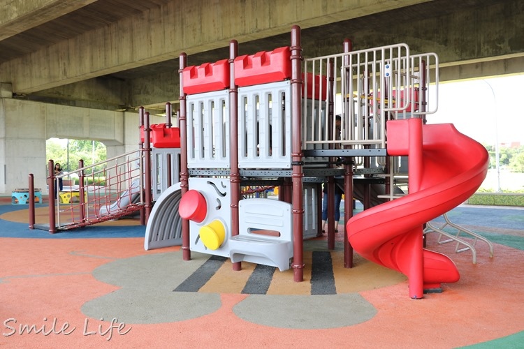 ▌桃園▌免日曬不怕雨淋。桃園國道橋下無料遊戲天堂II