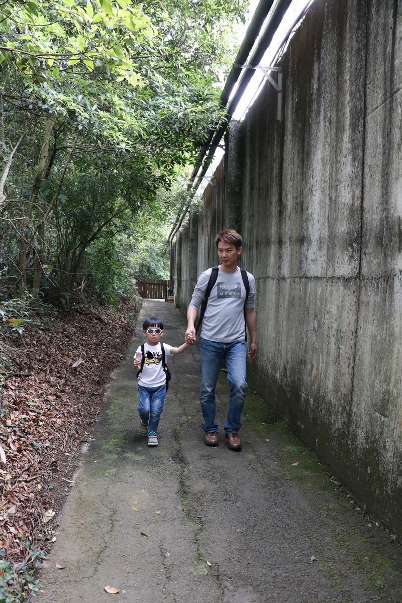 ▌親子體驗▌新竹關西六福村狐猴島。與環尾狐猴第一次親密接觸
