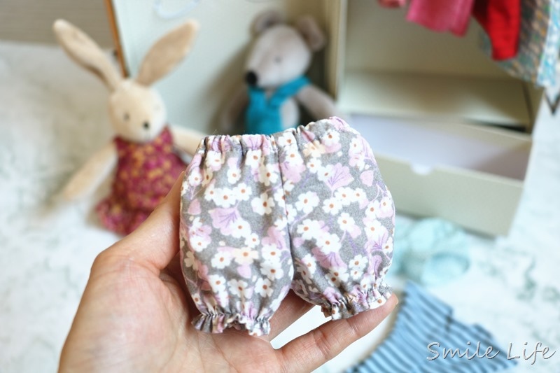 ▌聰明教具▌法國Moulin Roty故事手電筒,在家也能享受迷你電影院。還有幼稚園必備免燙轉印姓名貼,不怕上學衣服穿錯啦! ▌聰明教具▌法國Moulin Roty故事手電筒,在家也能享受迷你電影院。還有幼稚園必備免燙轉印姓名貼,不怕上學衣服穿錯啦!