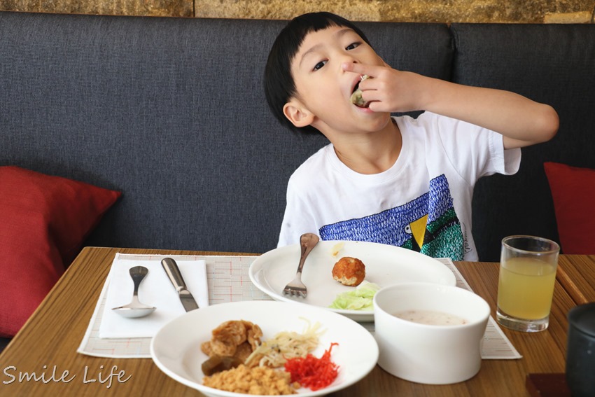 ▌花蓮飯店▌擁覽絕世美景「太魯格晶英酒店」一泊二食。無邊際泳池、兒童水上電影院、峽谷露天電影院