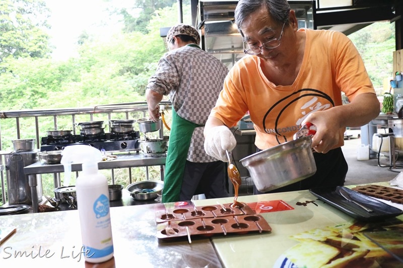 ▌親子景點▌石碇柴燒香瀰漫「竹柏苑古早味麥芽膏」。美味麥芽烤鴨三吃、親子麥芽糖DIY