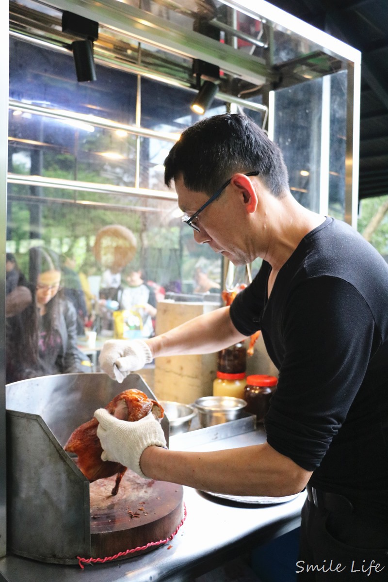 ▌親子景點▌石碇柴燒香瀰漫「竹柏苑古早味麥芽膏」。美味麥芽烤鴨三吃、親子麥芽糖DIY