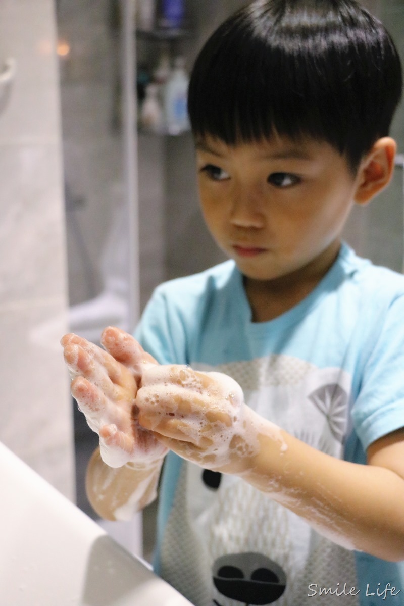 滿足泡泡控讓孩子愛上洗手。日本幼兒園都在用的「日本獅王趣淨洗手慕斯」日韓銷售TOP1 滿足泡泡控讓孩子愛上洗手。日本幼兒園都在用的「日本獅王趣淨洗手慕斯」日韓銷售TOP1