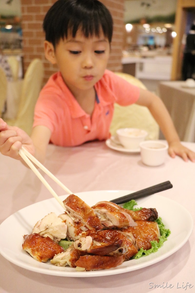 ▌開團ing。親子飯店推薦▌親子fun暑假。「渴望會館」超萌奶油獅主題房x「六福村」「小人國、小熊博物館。暑假一泊一食親子住宿團。夢幻雲朵波波球池、溫水SPA泳池 、電玩