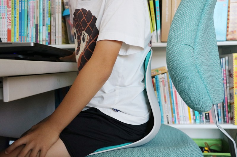 ▌韓國Curble kids 兒童3D工學護脊椅(4~12歲)。減壓護脊第一品牌。椅子坐對腰自然挺直了 ▌韓國Curble kids 兒童3D工學護脊椅(4~12歲)。減壓護脊第一品牌。椅子坐對腰自然挺直了
