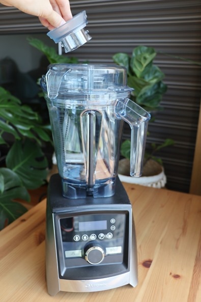 維媽減醣生機日常｜美國Vitamix A3500i超跑調理機。送綠拿鐵鮮凍包用原型食物養健康