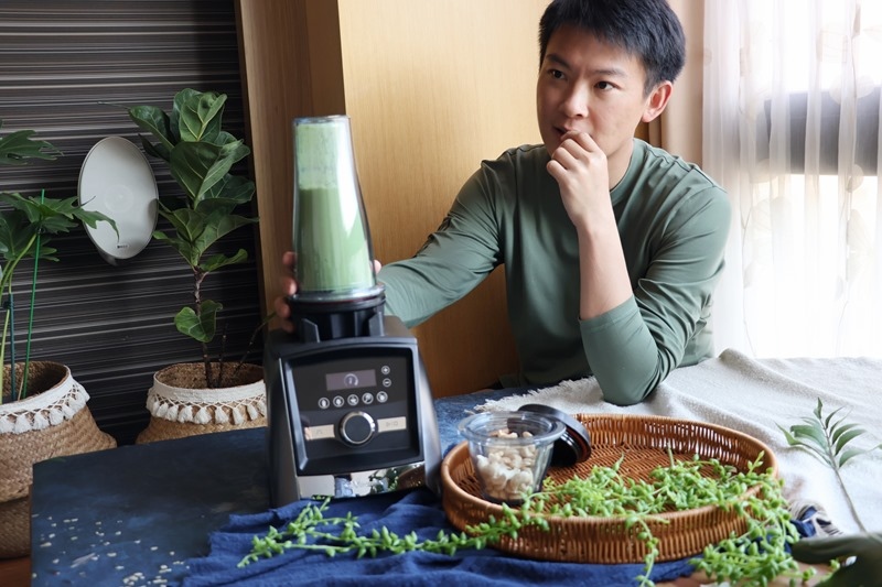 維媽減醣生機日常｜美國Vitamix A3500i超跑調理機。送綠拿鐵鮮凍包用原型食物養健康