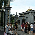 皇宮並不對外開放，遊客只能在皇宮大鐵門前照相