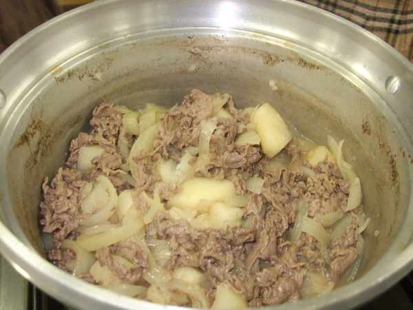 我們的成果.老師也來吃我們這組.說很讚