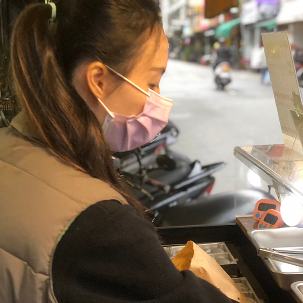 【捷運江子翠站美食】真香雞蛋糕｜神奇桂冠芝麻湯圓 、黑糖QQ