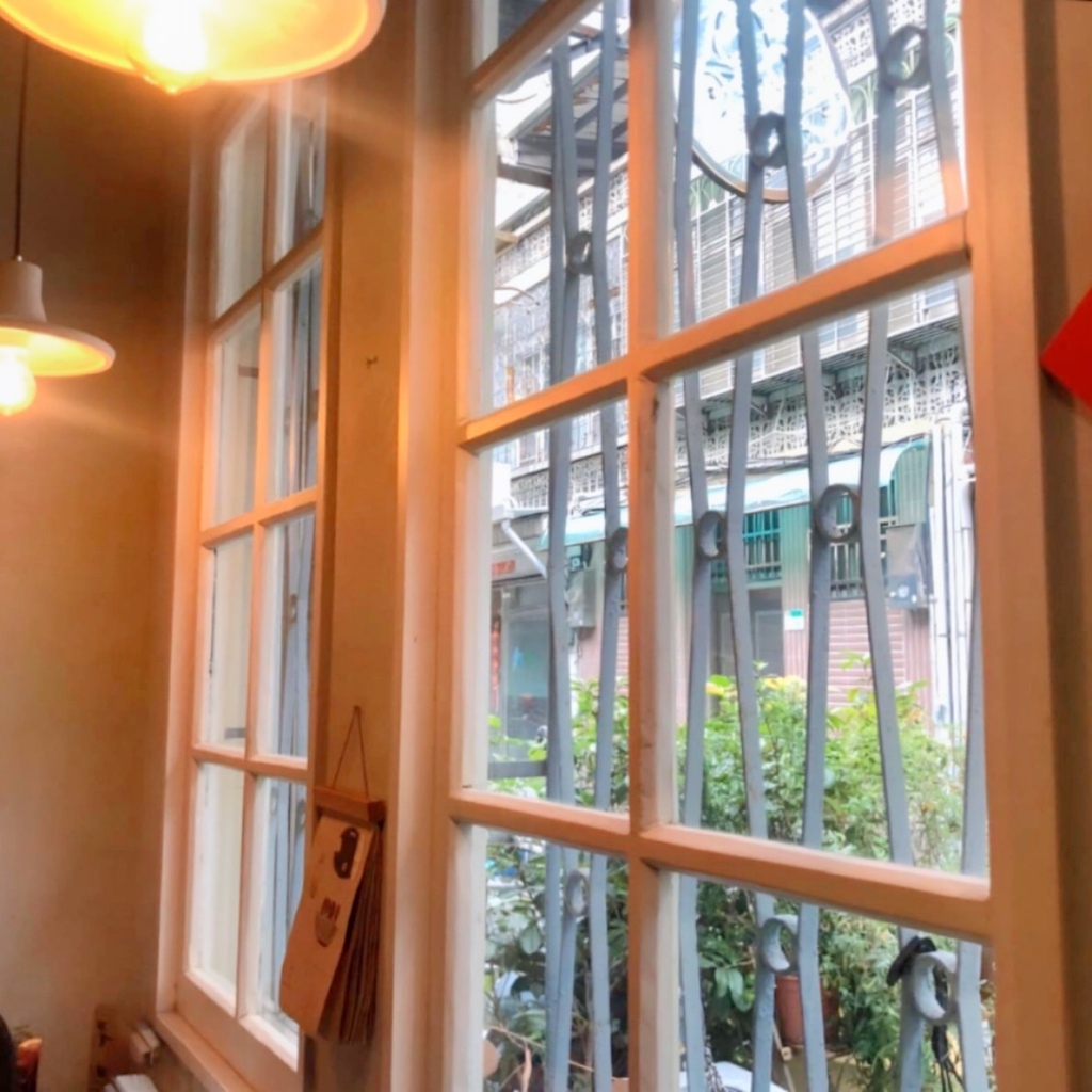 【中山區行天宮】疍宅(蛋宅)必吃甜點戚風蛋糕。貓奴最愛老宅咖 【中山區行天宮】疍宅(蛋宅)必吃甜點戚風蛋糕。貓奴最愛老宅咖