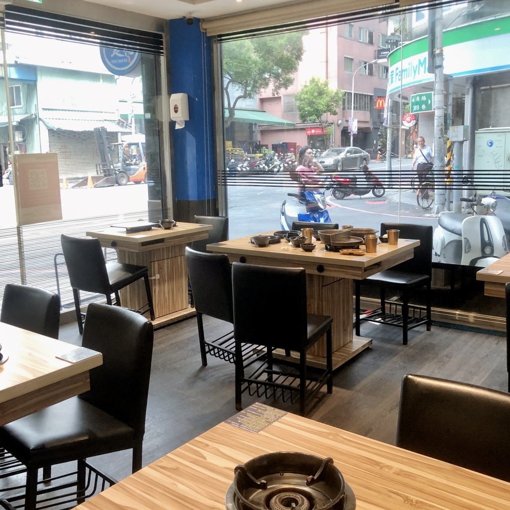 永和美食。饗食鍋。超特色一人獨食火烤兩吃鍋。平價小火鍋自助吧 永和美食。饗食鍋。超特色一人獨食火烤兩吃鍋。平價小火鍋自助吧