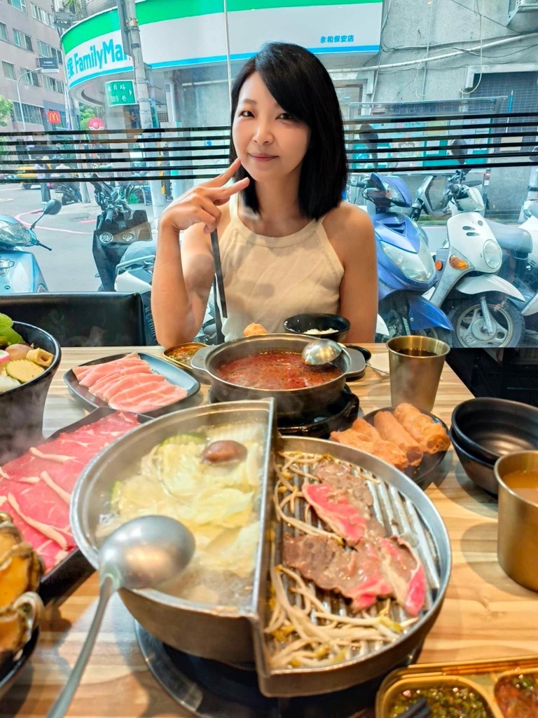 永和美食。饗食鍋。超特色一人獨食火烤兩吃鍋。平價小火鍋自助吧 永和美食。饗食鍋。超特色一人獨食火烤兩吃鍋。平價小火鍋自助吧