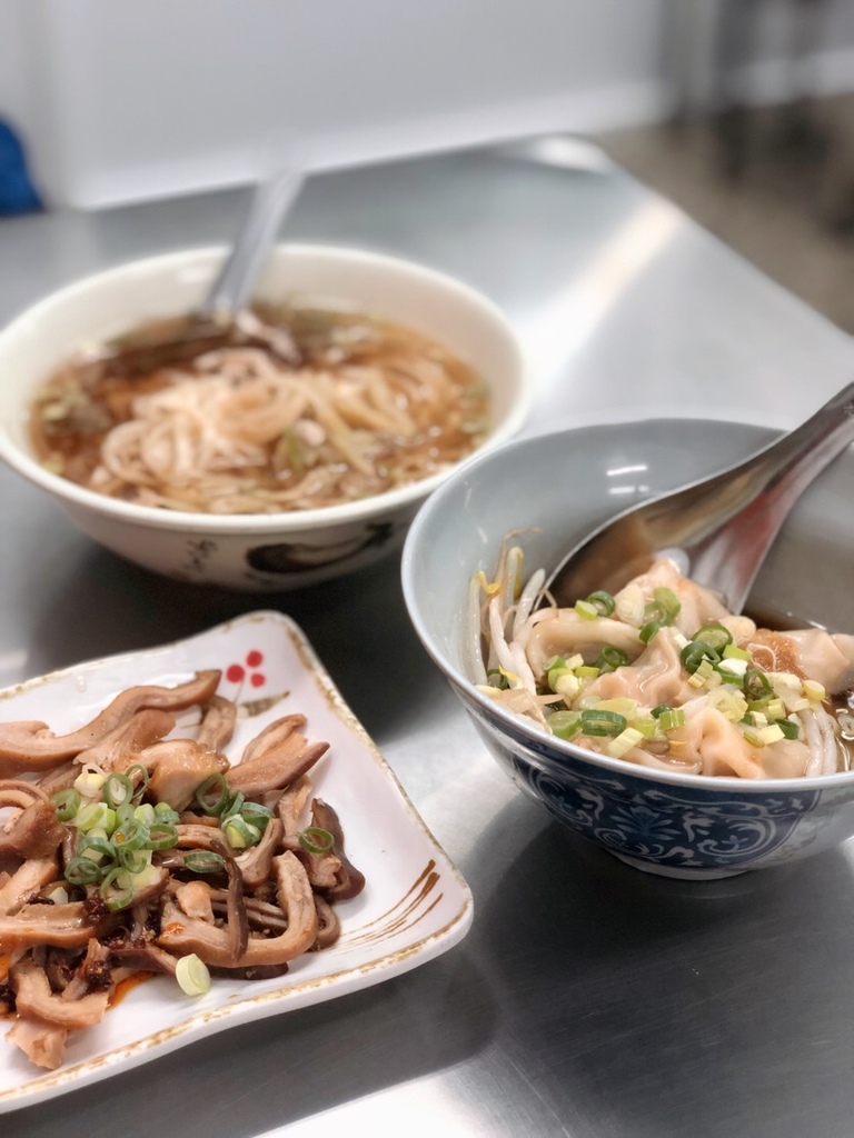 屏東美食。國華麵館。必點滷味小菜。大埔在地人氣美食小吃推薦 屏東美食。國華麵館。必點滷味小菜。大埔在地人氣美食小吃推薦