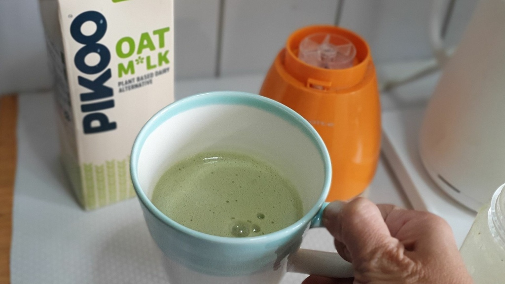 PIKOO燕麥奶製作的低熱量香蕉青汁飲品1.jpg PIKOO燕麥奶製作的低熱量香蕉青汁飲品1.jpg