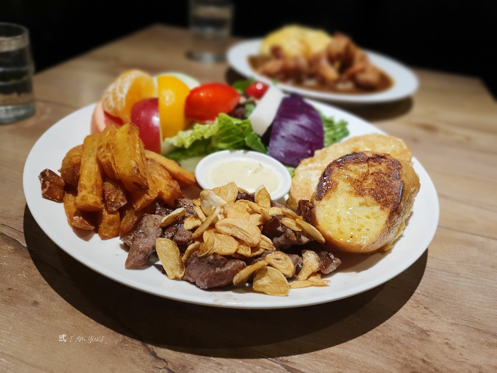 蒜片煎牛肉.jpg 蒜片煎牛肉.jpg