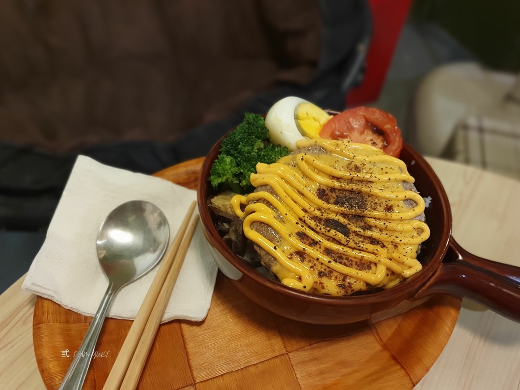 新北永和美食。Mr.chu啾咖啡食堂。五隻貓店長的營業會所。 新北永和美食。Mr.chu啾咖啡食堂。五隻貓店長的營業會所。