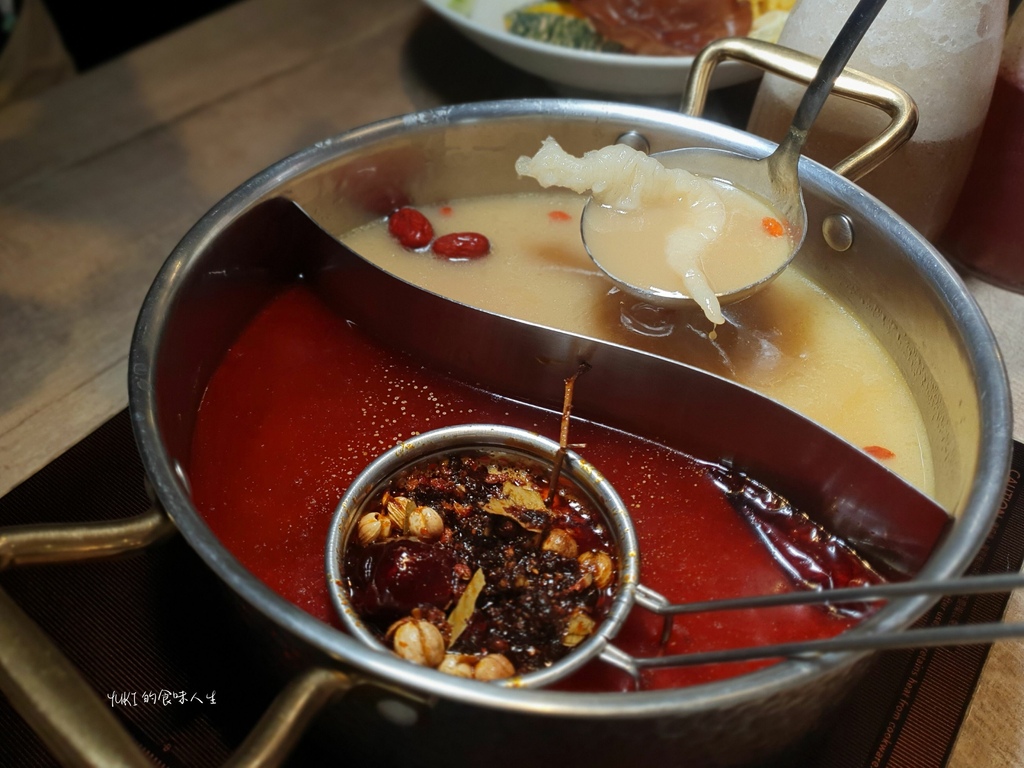 深紅鍋物.jpg 深紅鍋物.jpg