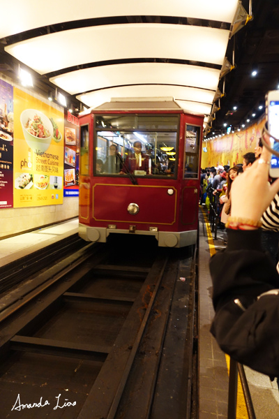  自由行, 遊記, 香港, 香港自由行, 山頂纜車, 中環站, 中環站到山頂纜車, 太平山夜景, 都爹利街石階及煤氣燈, 老香港, 第六感奇緣之人魚傳說, 港片場景