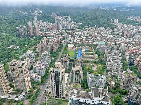 【台北信義區101附近美食】CÉ LA VI高空餐酒館x微風