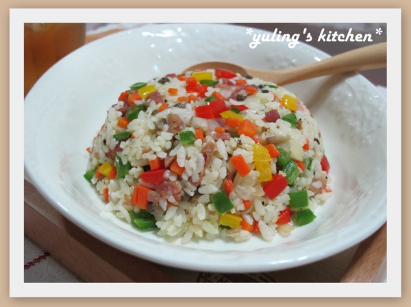 桌布- 五色蔬菜炒飯.jpg 桌布- 五色蔬菜炒飯.jpg