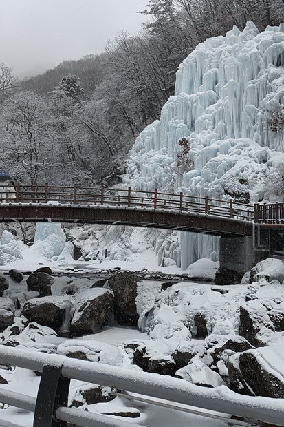 【韓國首爾玩雪】近郊玩雪之一 - 超壯觀冰瀑 - Eobi 