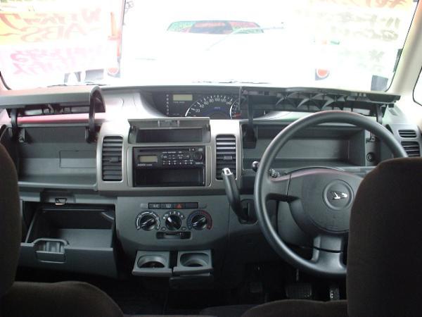 Daihatsu_Tanto_03.jpg