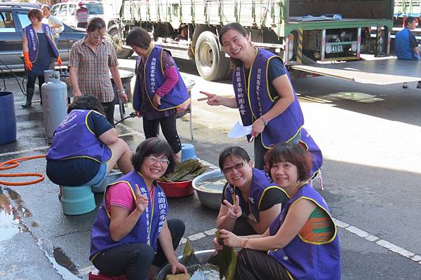 105.5.28救國團東勢鄉團委會包粽子_8509.jpg