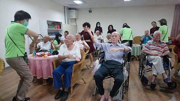 2019925榮家慶生_191019_0042.jpg 2019925榮家慶生_191019_0042.jpg