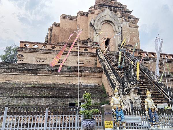 [2023_泰國清邁。玩] 清邁古城區寺廟巡禮(塔佩門、帕辛