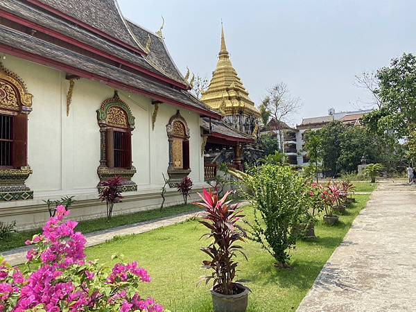 [2023_泰國清邁。玩] 清邁古城區寺廟巡禮(塔佩門、帕辛