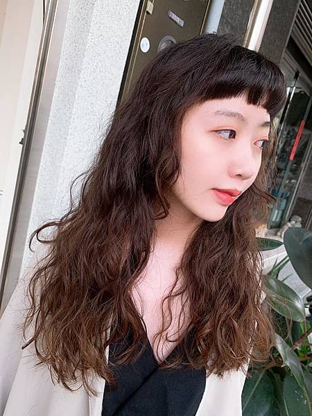 嘉義美髮 嘉義髮廊 女生短髮 嘉義沙龍 燙髮 QQ捲 女生捲髮