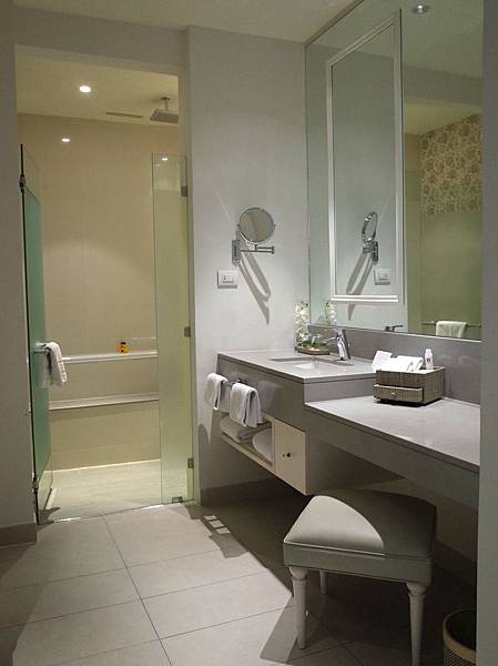 ▲房間非常大,共有10坪左右,設備相當乾淨新穎