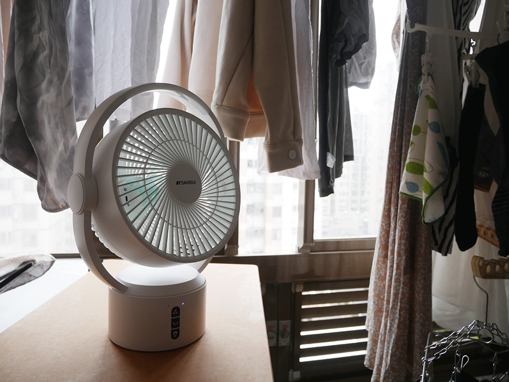 001.jpg 山水無線充電式DC風扇、LED驅蚊照明高續航力