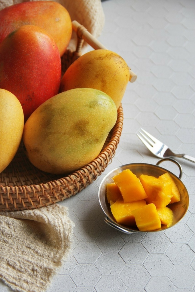 爽舖團購芒果品種有四種、愛文芒果、金煌芒果、玉文芒果