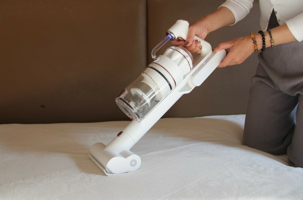 LINE_ALBUM_山水_220331_30.jpg SANSUI山水智慧偵測濕拖無線吸塵器 SVC-K720 (粉黛采)豪華大全配,8種吸頭配件,搭配4段LED變換燈吸力模式