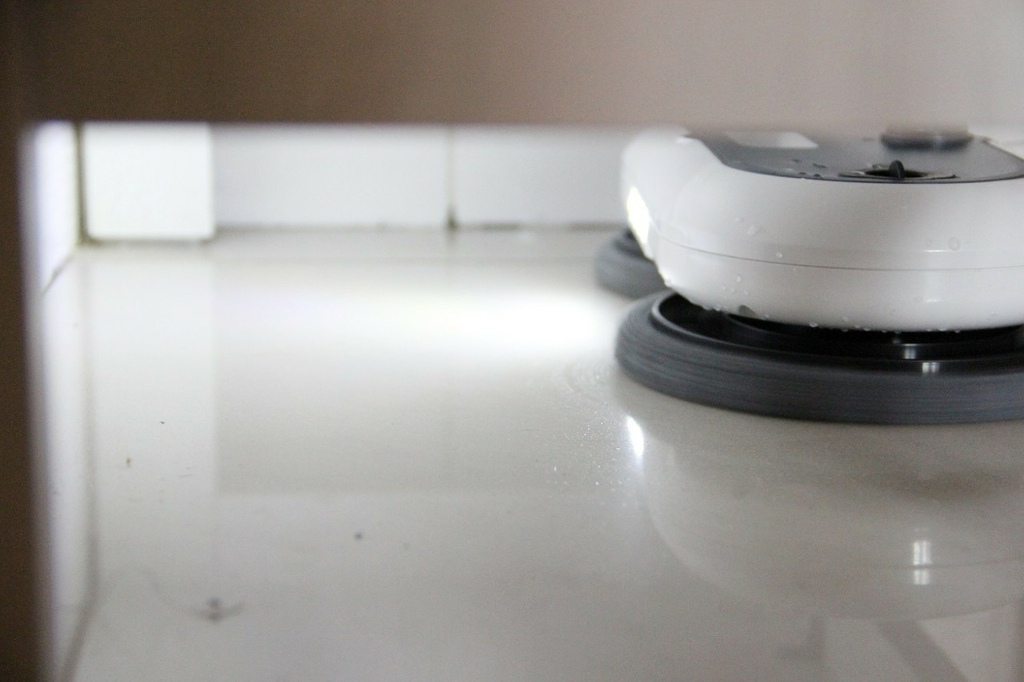 LINE_ALBUM_山水_220331_27.jpg SANSUI山水智慧偵測濕拖無線吸塵器 SVC-K720 (粉黛采)豪華大全配,8種吸頭配件,搭配4段LED變換燈吸力模式