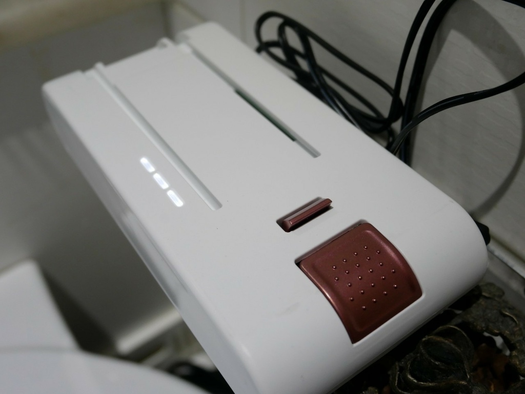 LINE_ALBUM_山水_220331_39.jpg 【SANSUI山水】智慧偵測濕拖無線吸塵器 SVC-K720 (粉黛采)豪華大全配,8種吸頭配件,搭配4段LED變換燈吸力模式