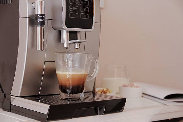 DELONGHI全球咖啡機銷售第一LatteCrema 專利極速奶泡系統28.JPG