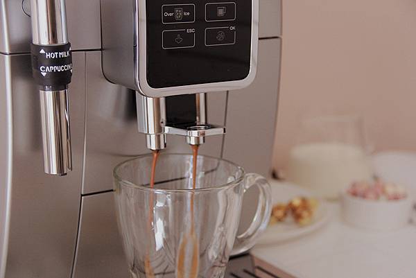 DELONGHI全球咖啡機銷售第一LatteCrema 專利極速奶泡系統30.JPG