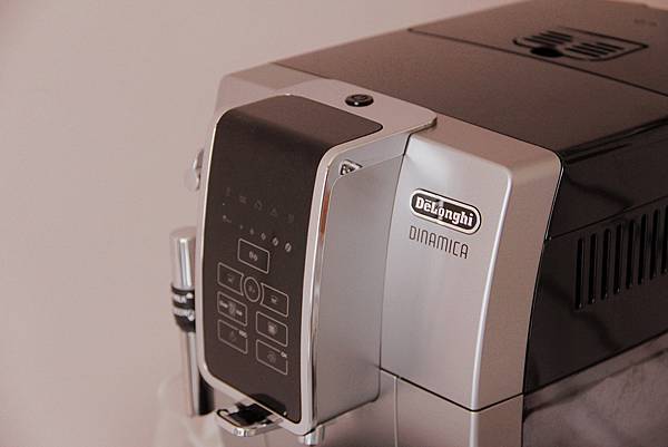 DELONGHI全球咖啡機銷售第一LatteCrema 專利極速奶泡系統35.JPG