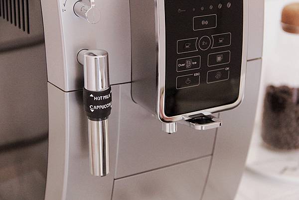 DELONGHI全球咖啡機銷售第一LatteCrema 專利極速奶泡系統41.JPG