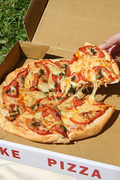 【美食】台中逢甲店｜QUIKE PIZZA 貴客披薩野餐最佳