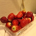 新嫩欲滴的草莓，耶