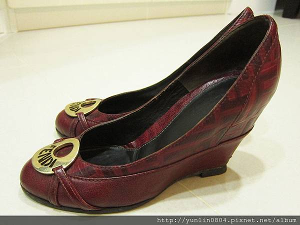 Fendi shoes-a.jpg