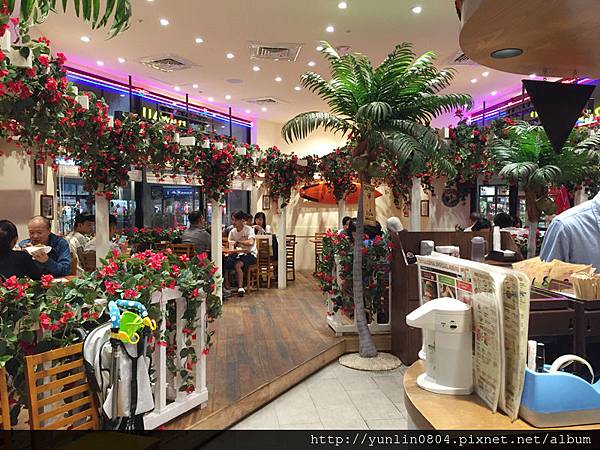 Kua'Aina-3.jpg Kua'Aina-3.jpg