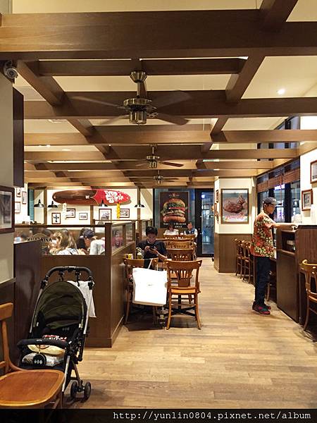 Kua'Aina-6.jpg Kua'Aina-6.jpg